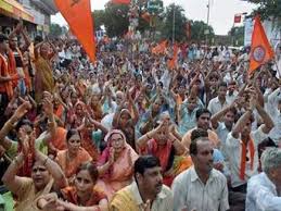 अयोध्या में चौदह कोसी परिक्रमा मार्ग पर उमड़ा लाखों श्रद्धालुओं का सैलाब