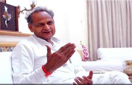 शराबबंदी पर गहलोत-रूपाणी में दंगल जारी, चौंका देंगे शराब के आंकड़े