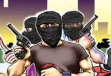 यूपीः चालक-सहायक को अगवा कर लूटा तेल से भरा ट्रक, पुलिस की सात टीमें भी नहीं लगा सकी सुराग