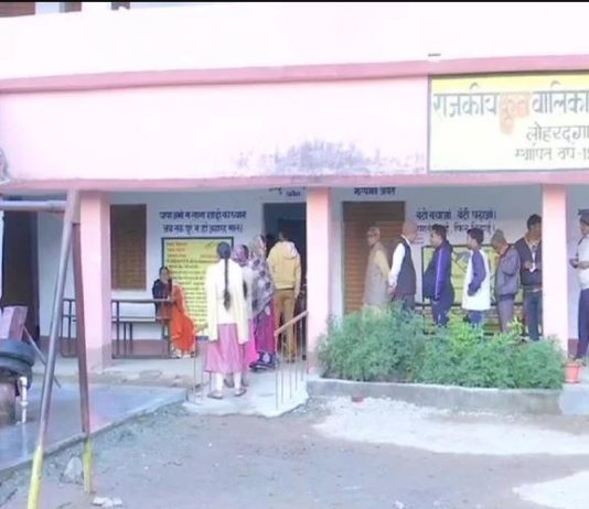 प्रथम चरण की वोटिंग के दौरान गुमला में नक्सली हमला, नौ बजे तक 11 फीसदी हुआ मतदान